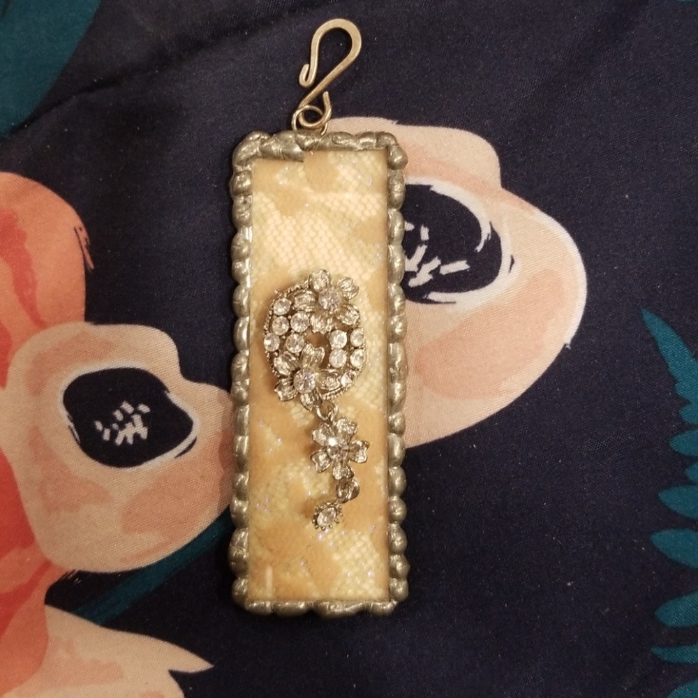 Pendant